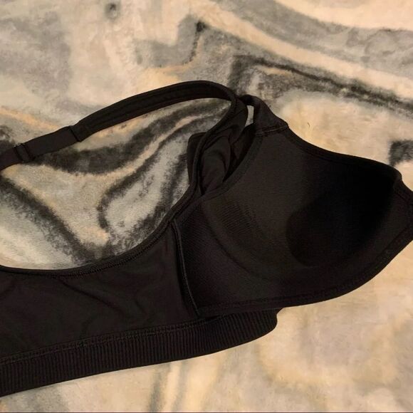 VS Sport | Front Close Sports Bra - Picture 3 of 6